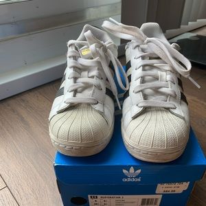 adidas superstar size 6 gs or size 7.5 us women